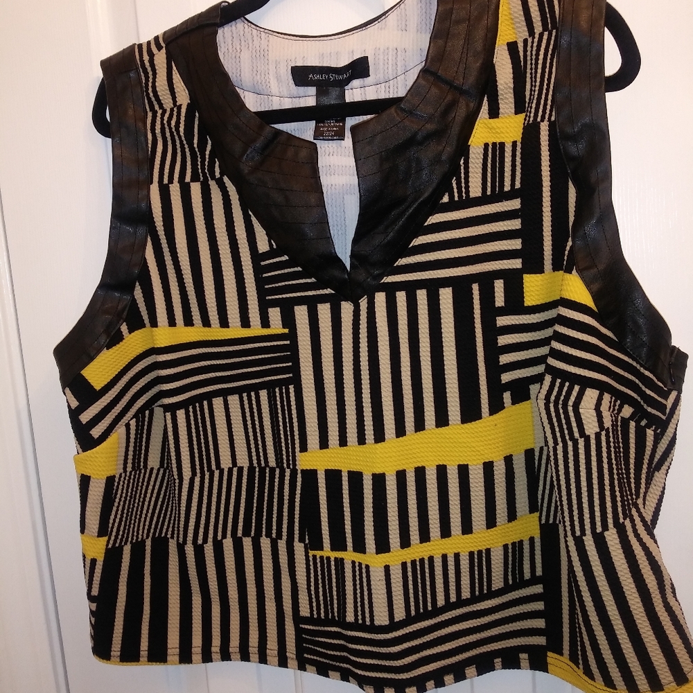 Mixed material crop top